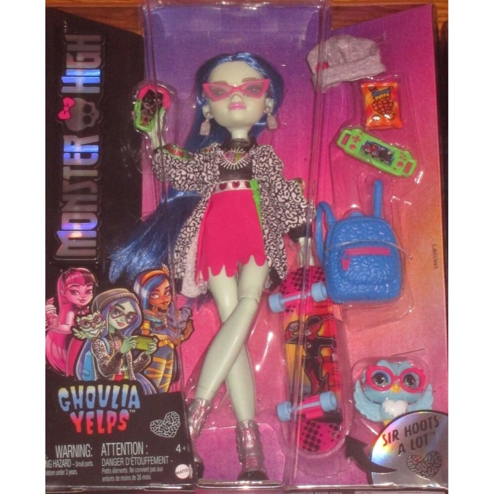 2022 Monster High Goula Yelps G3 Reboot Doll w pet Sir Hoots A Lot